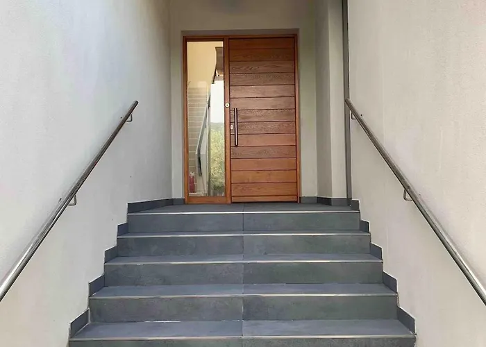 La K, Du Ruppione Villa *