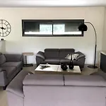 La K, Du Ruppione Villa *