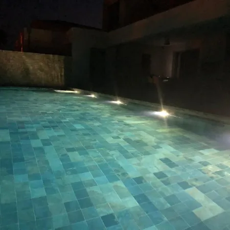 La K, Du Ruppione Villa *