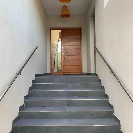 La K, Du Ruppione Villa *