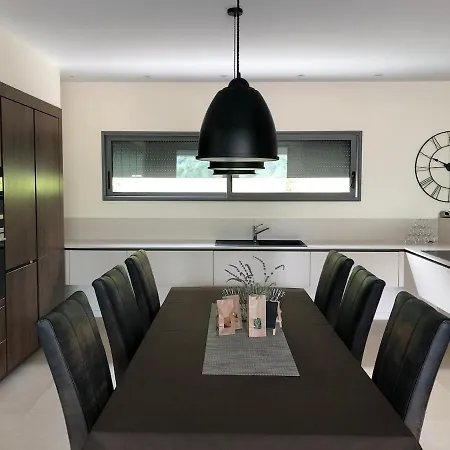 La K, Du Ruppione Villa